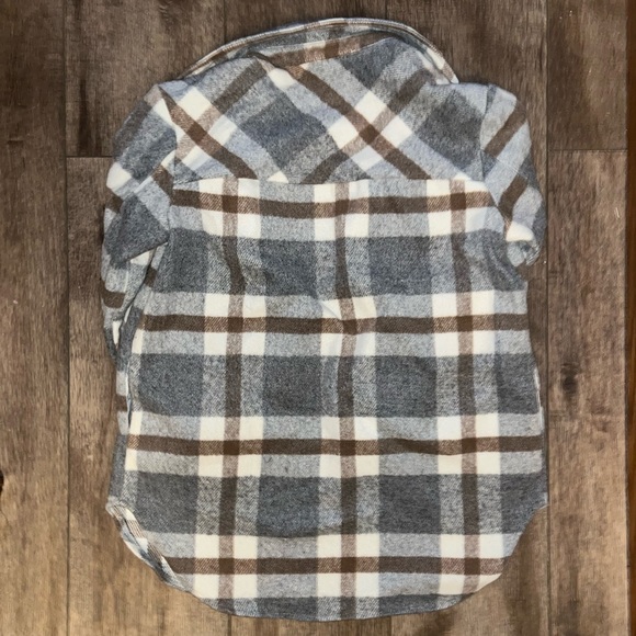 Shacket size medium - Picture 2 of 4